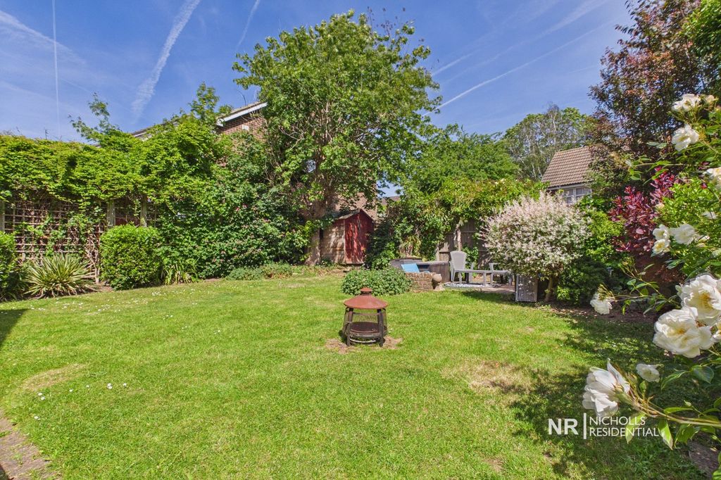 Property photo 2 of 16 Garden
