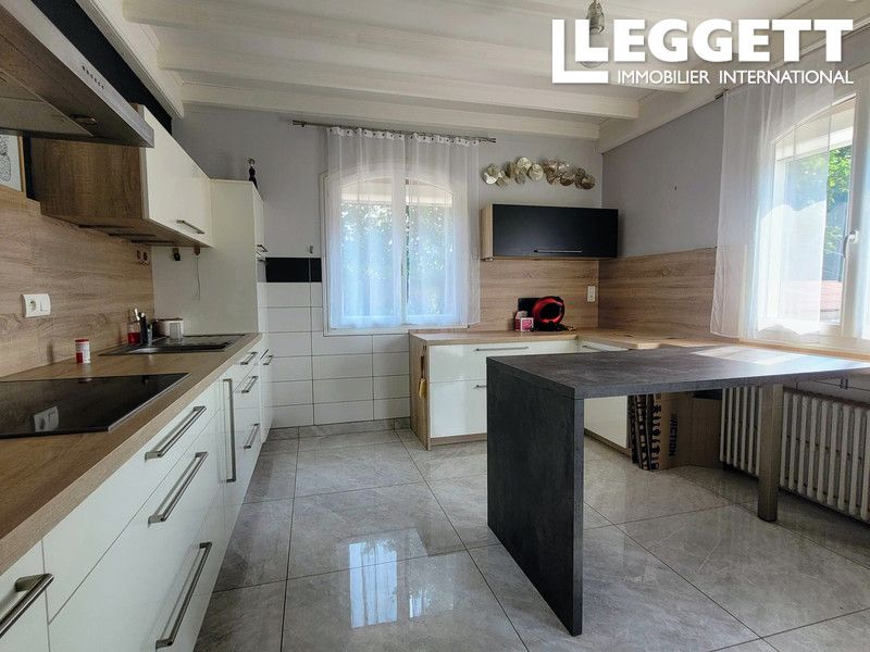 Property photo 3 of 10