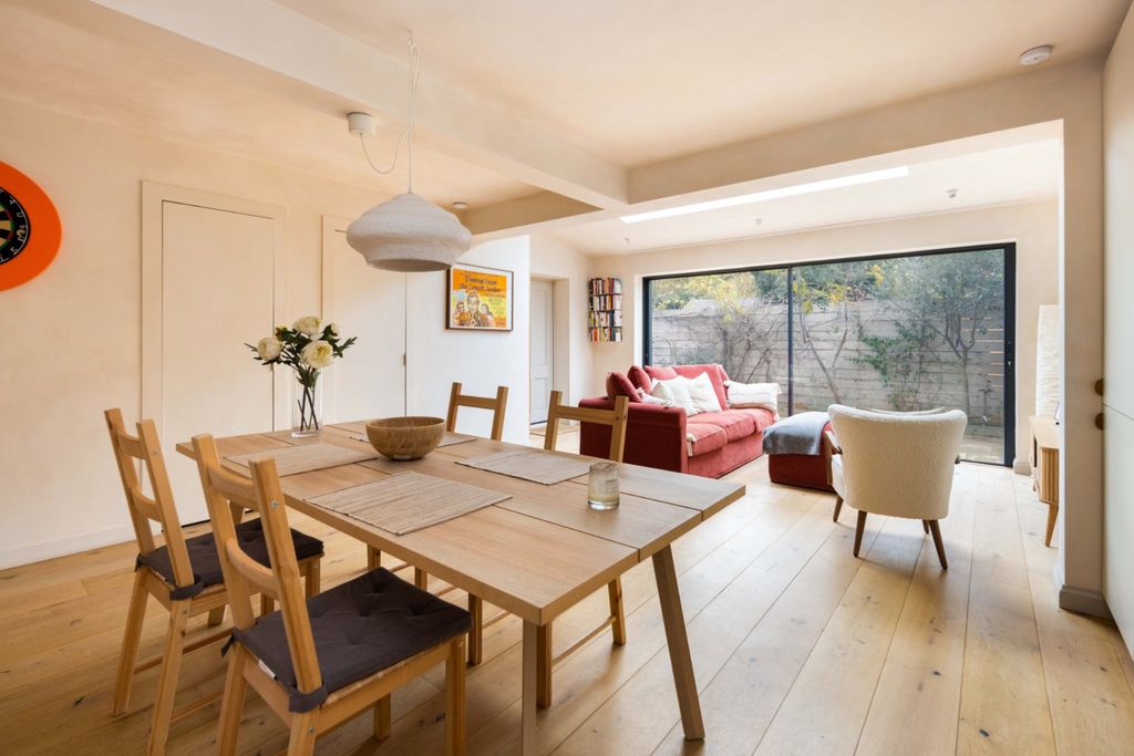 Property photo 1 of 20 Kitchen