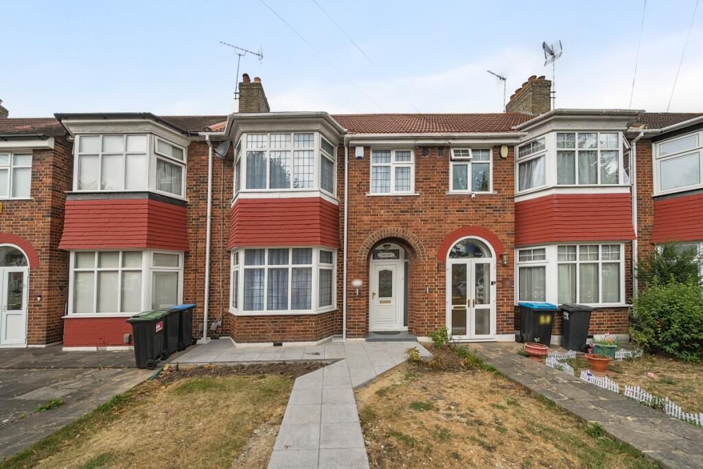 Property photo 1 of 1 Outstanding 3 Bedroom House To Let