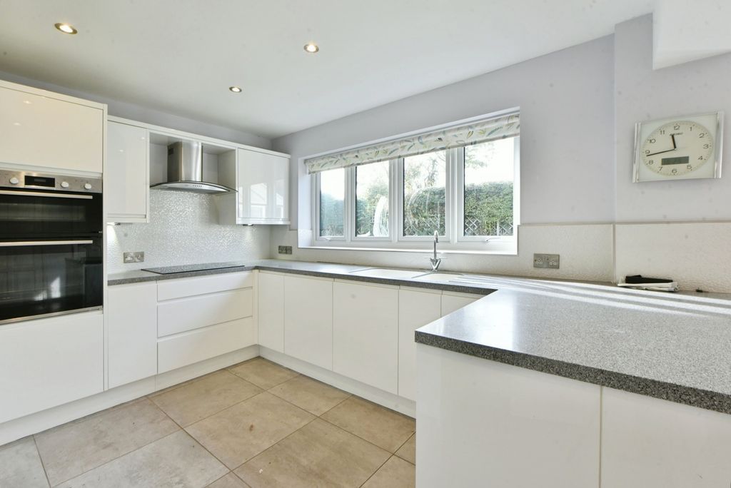 Property photo 2 of 17 Kitchen Area