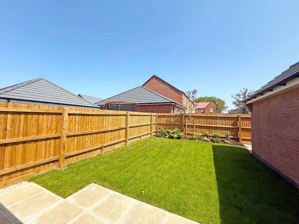 Property photo 2 of 20