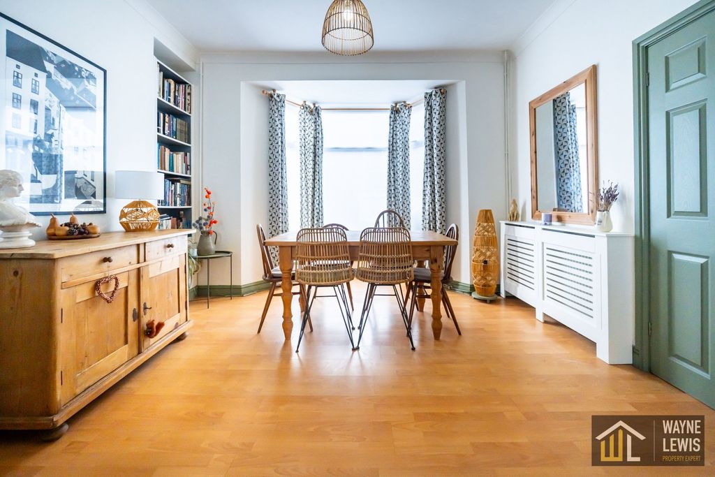 Property photo 3 of 47