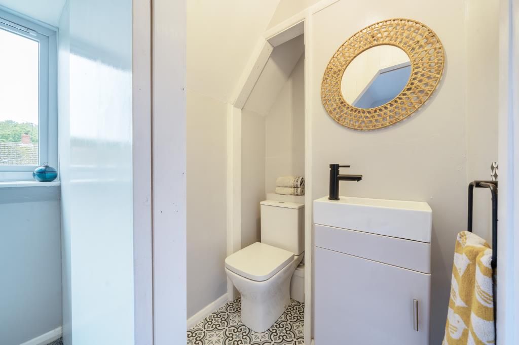 Property photo 3 of 11 Bathroom