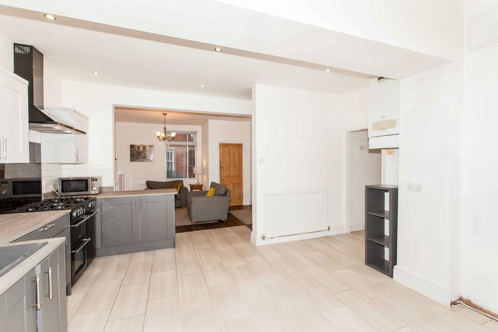 Property photo 2 of 24