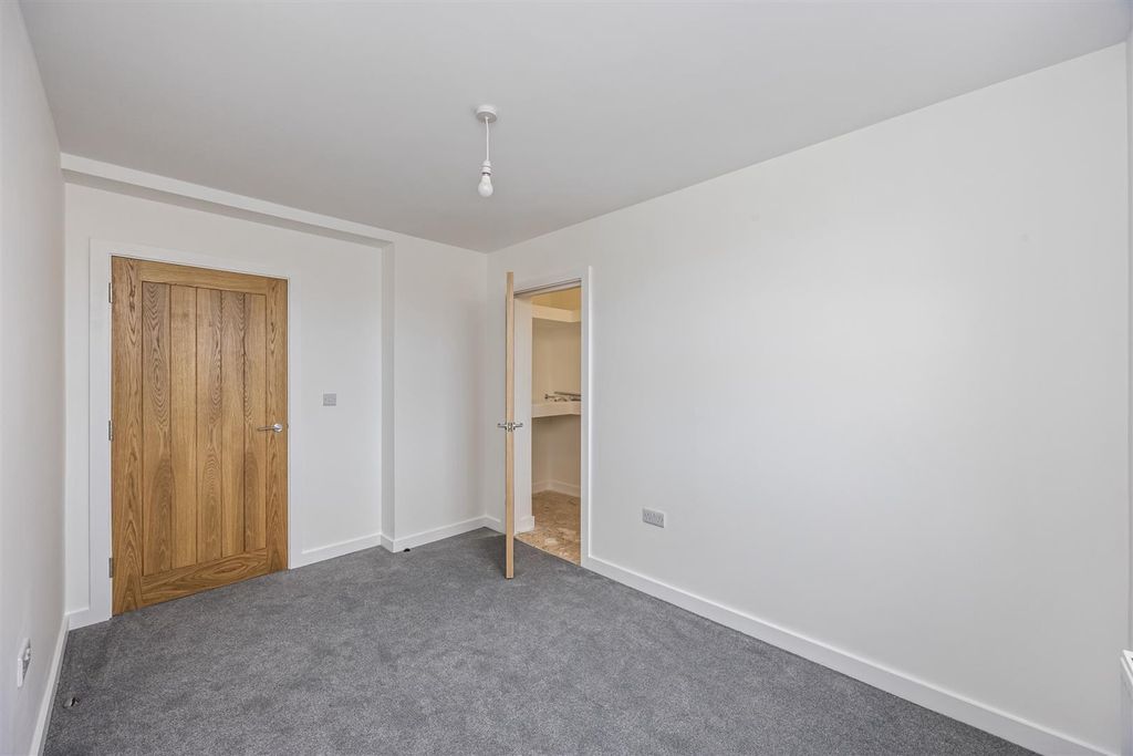 Additional image 13 of 2 bed flat to rentMontague Street, Worthing BN11