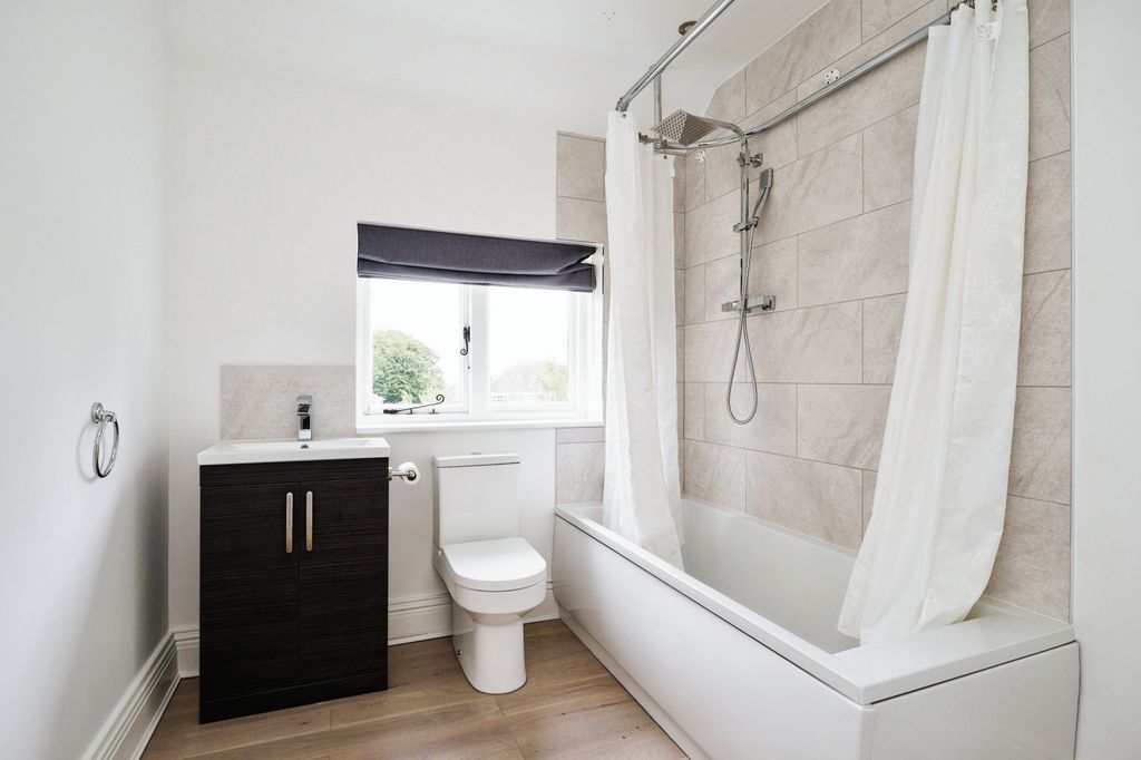 Additional image 18 of 5 bed detached house to rentGoldsmiths Avenue, Crowborough, East Sussex TN6