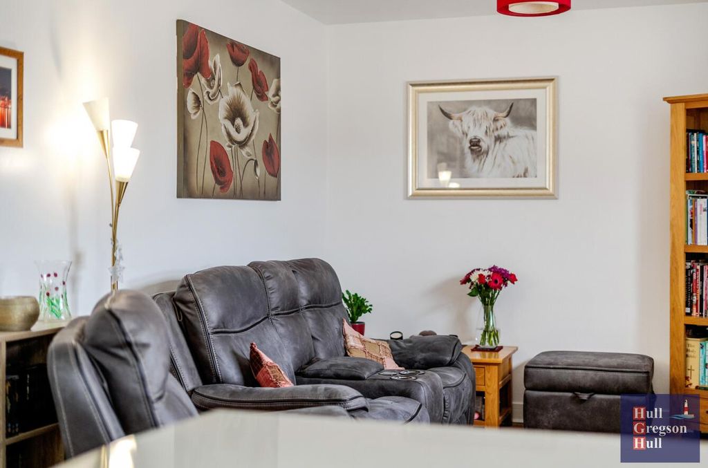 Property photo 3 of 20 47892002-4F9B-46d0-8B40-3B2E6771d69d.Jpg