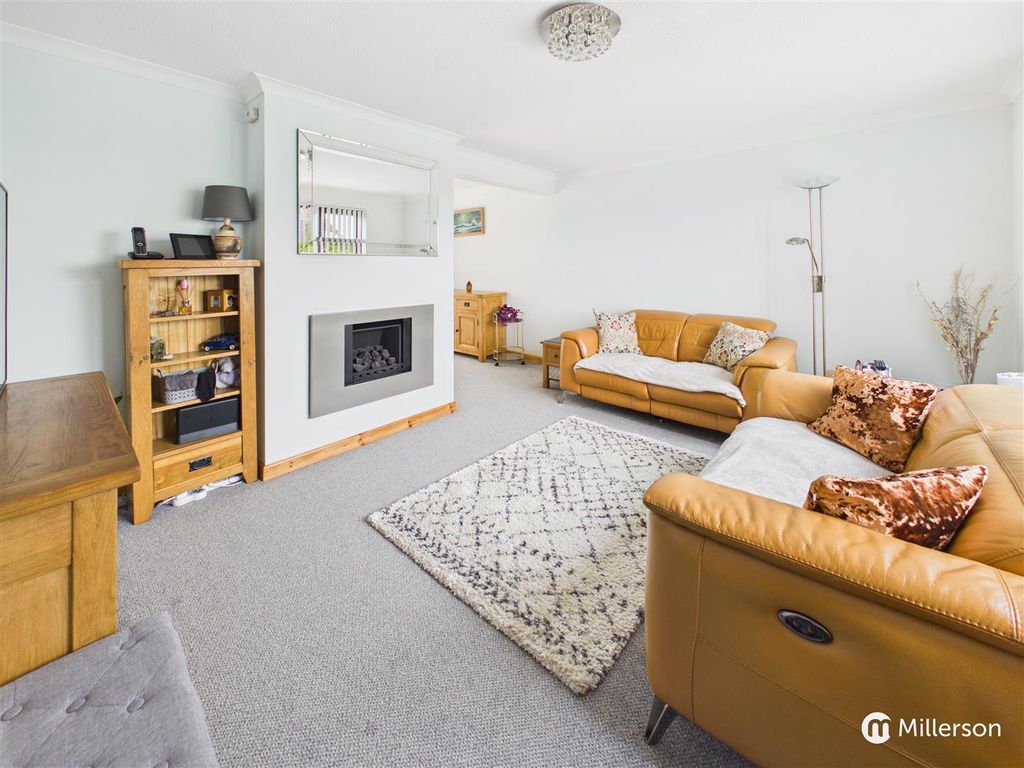 Property photo 3 of 18 Cam05092G0-Pr0215-Still008.Jpg
