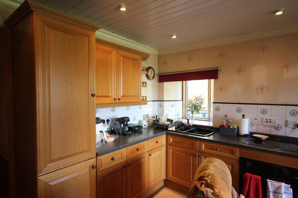 Property photo 3 of 24 Kitchen