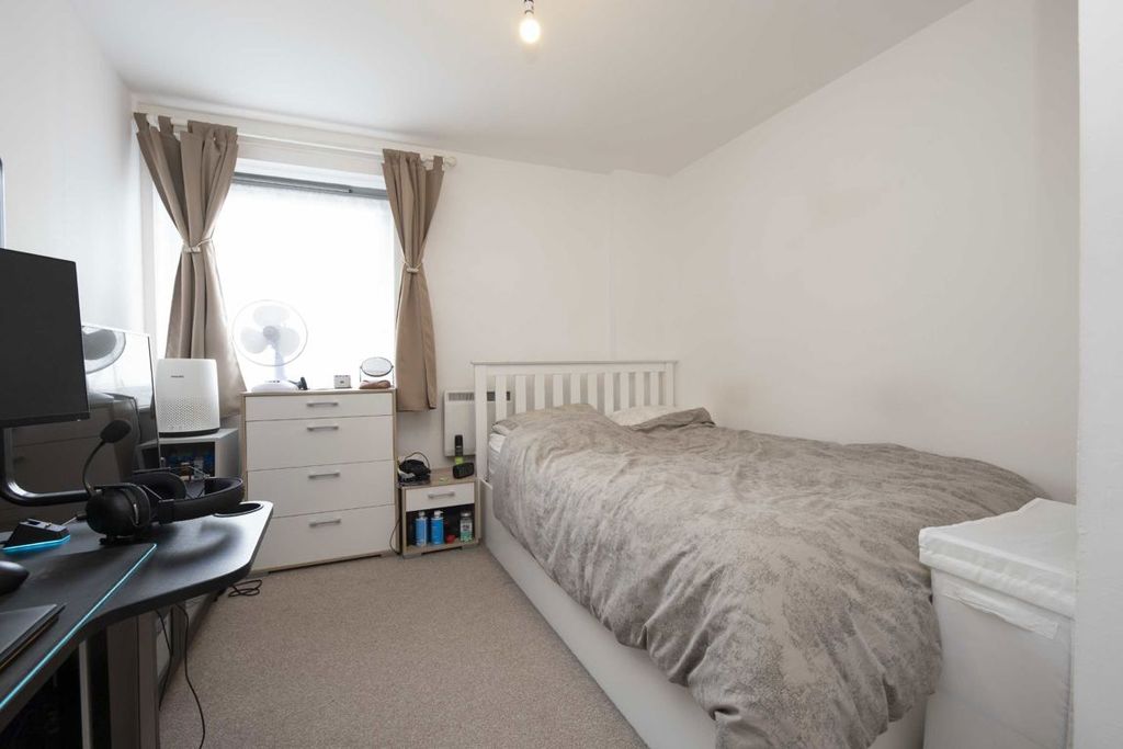 Property photo 2 of 3