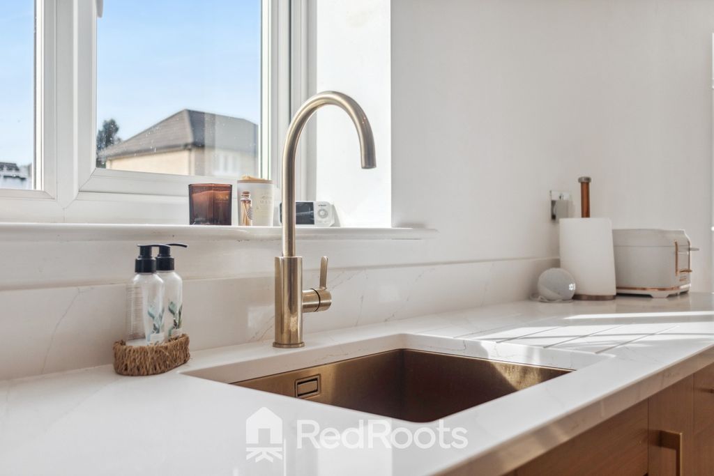 Property photo 3 of 28 4010715