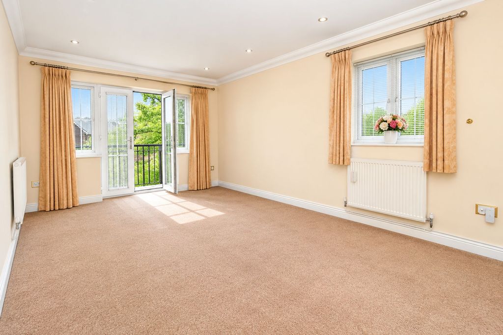 Property photo 3 of 9