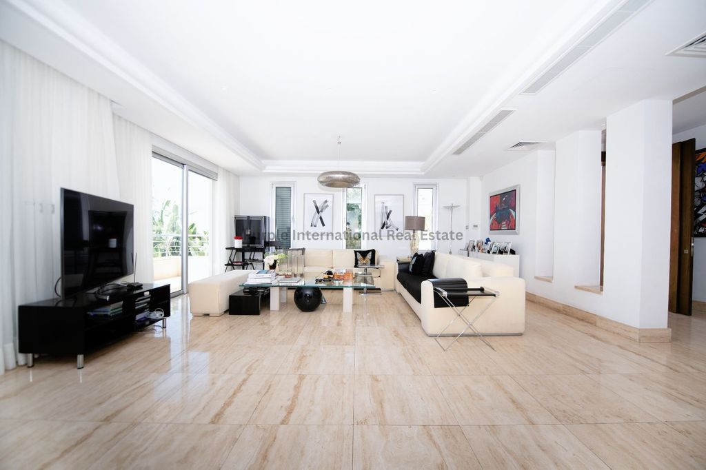 Property photo 1 of 33