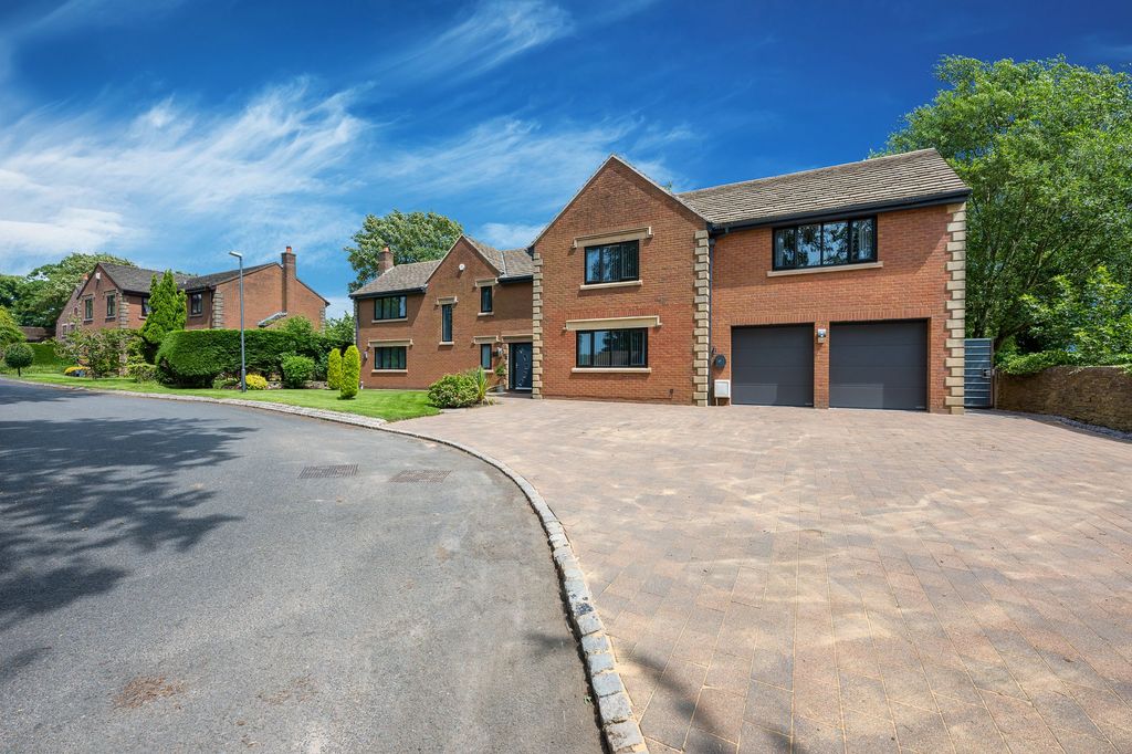 Property photo 2 of 58