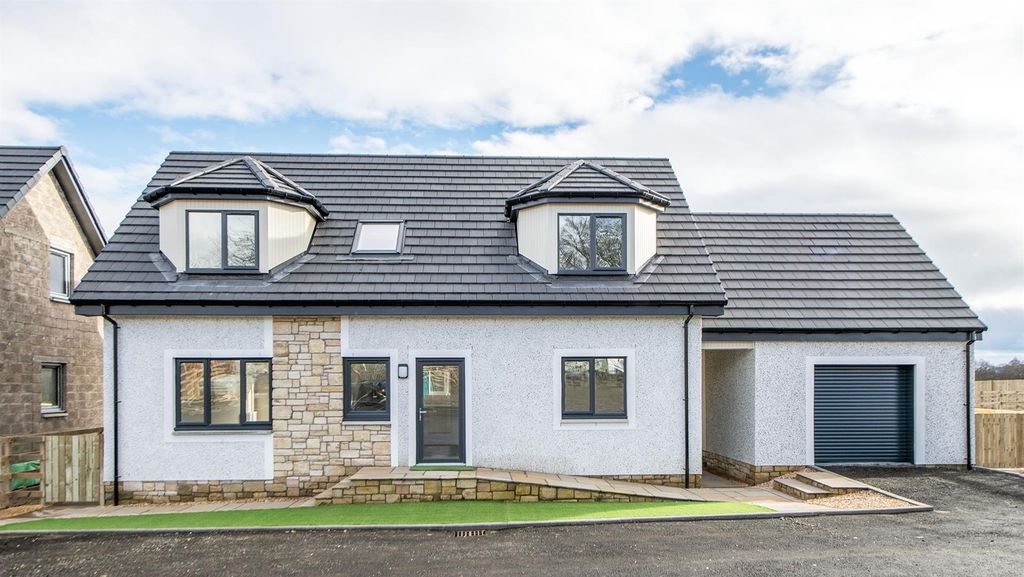 Property photo 1 of 34 External Front