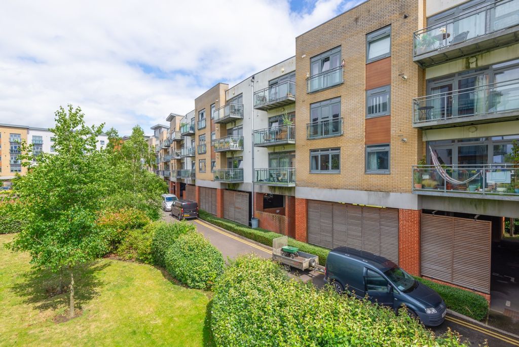 Property photo 1 of 11 3203400