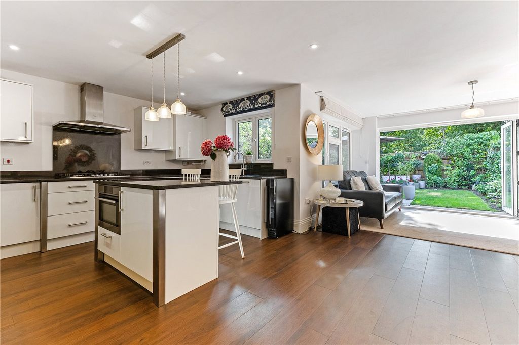 Property photo 3 of 17 Kitchen/Dining Riim