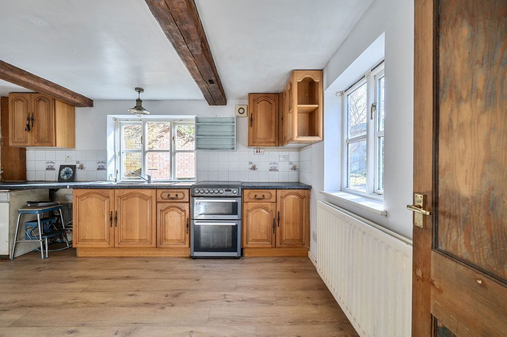 Property photo 2 of 21