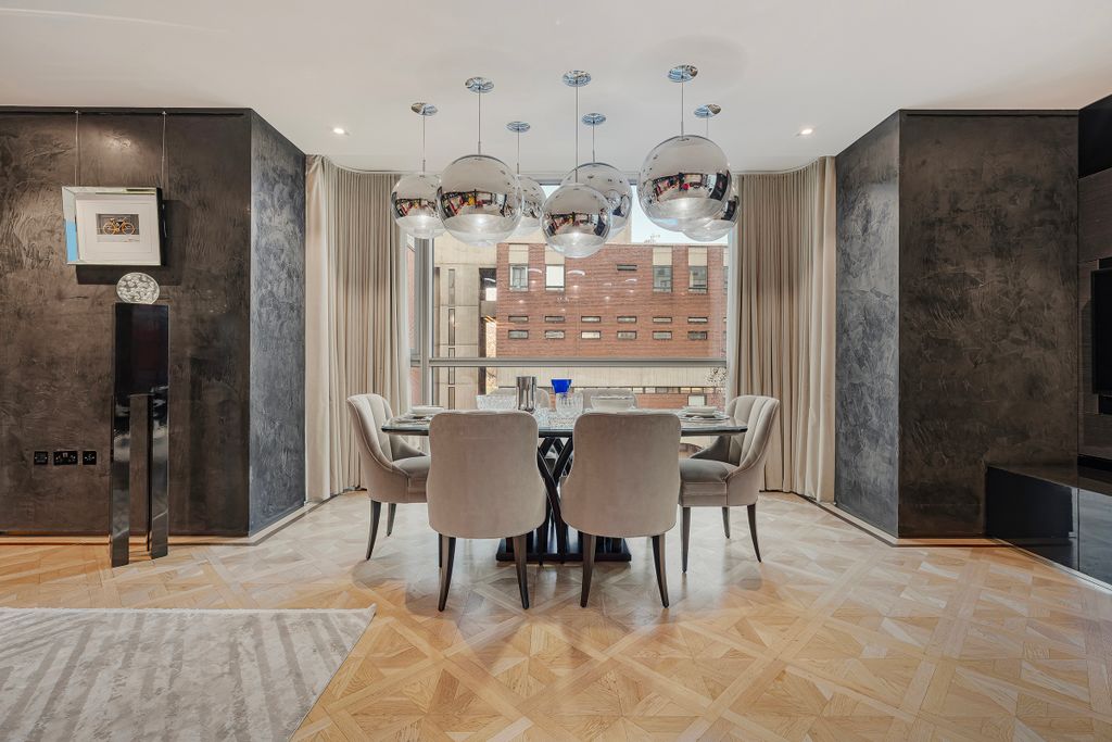 Property photo 3 of 26