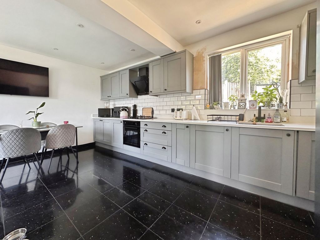 Property photo 2 of 14 Kitchen/Diner