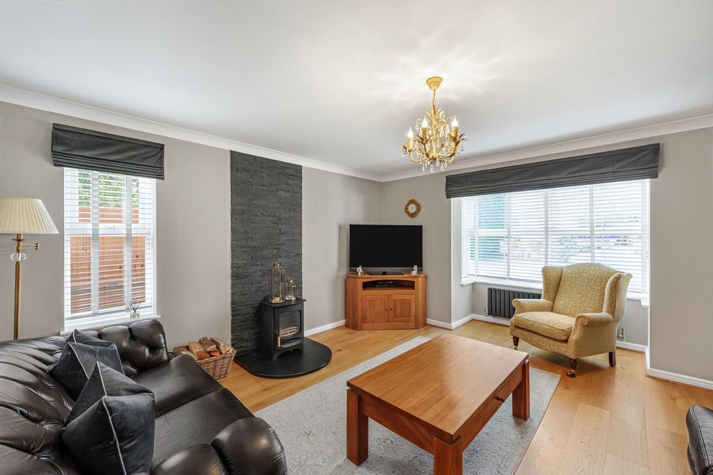 Property photo 2 of 46
