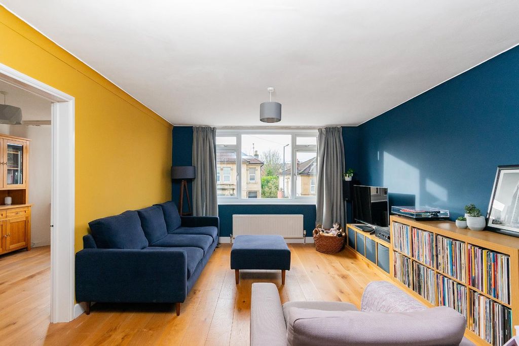 Property photo 1 of 36 2C2Rsa - Living Room D.Jpg