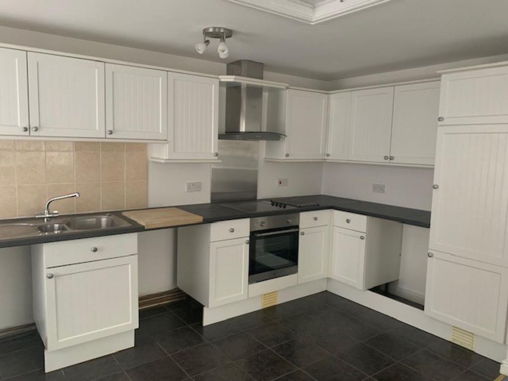 Property photo 3 of 23