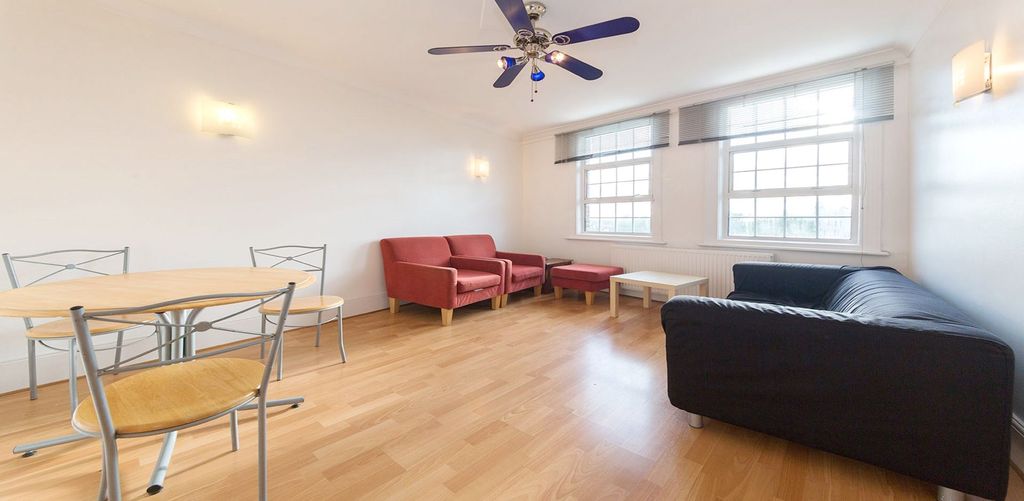 Property photo 2 of 10