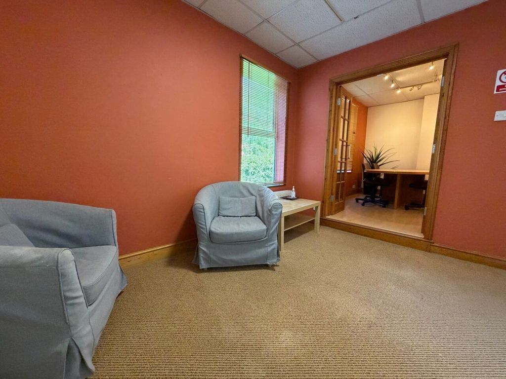 Property photo 3 of 5