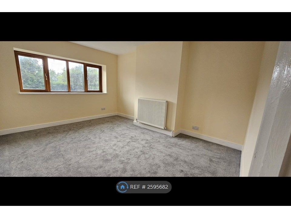 Property photo 3 of 5 Bedroom 1