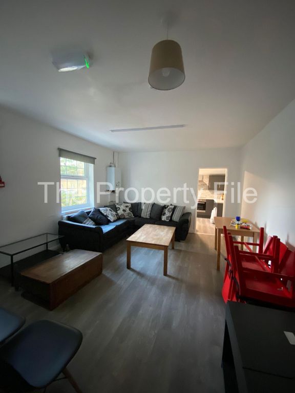 Property photo 2 of 3