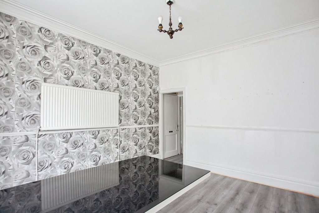 Property photo 3 of 20 Pbox-Img.Jpg