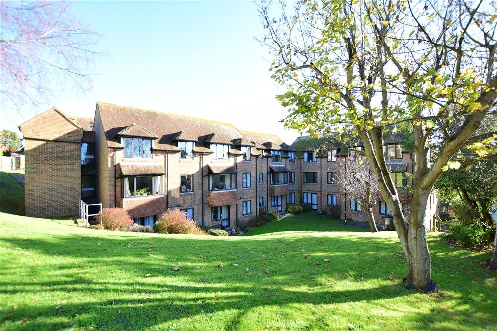 Property photo 2 of 15 Communal Gardens