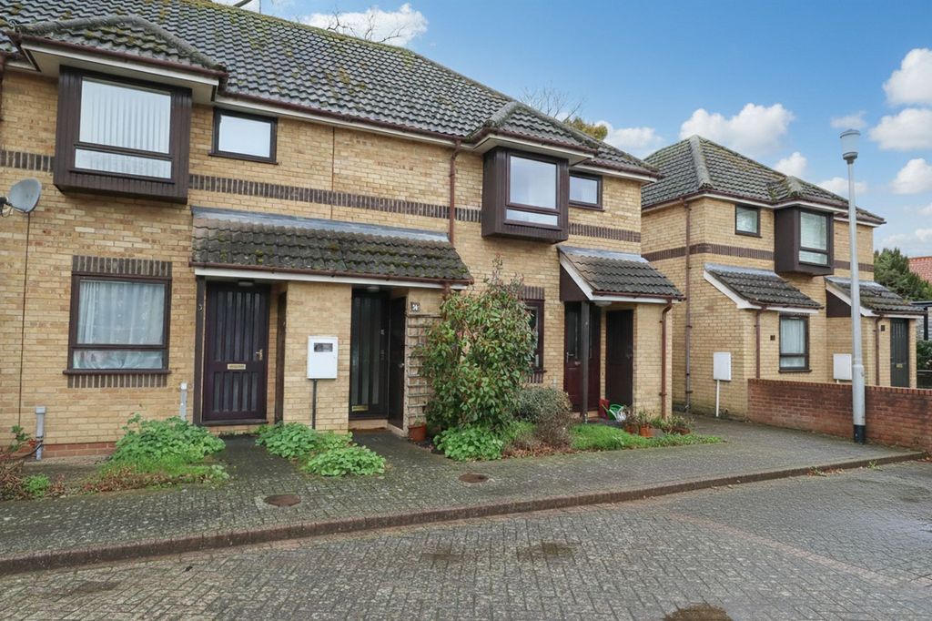 Property photo 1 of 8