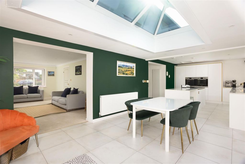 Property photo 2 of 23 00005.Jpg