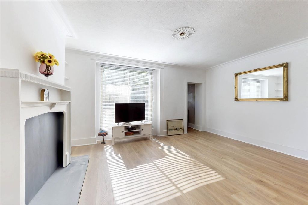 Property photo 2 of 9 P02.Jpg