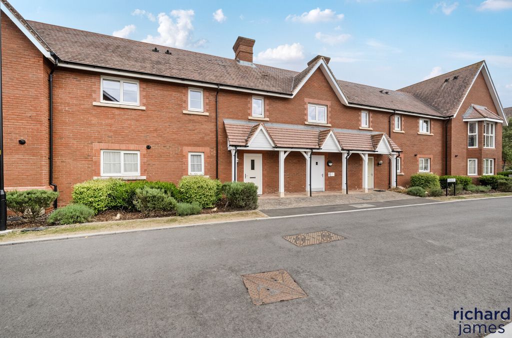 Property photo 1 of 13 0Ccec12905B84458Add9Bfeb01Dfc4Df