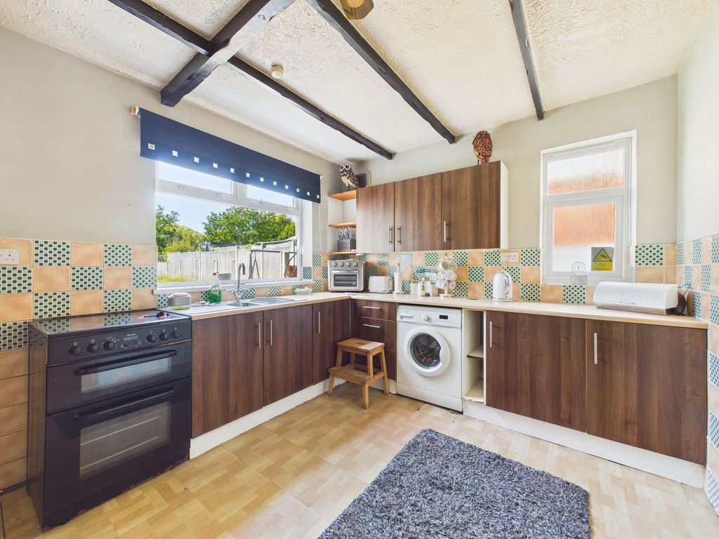 Property photo 3 of 17 Dining Kitchen