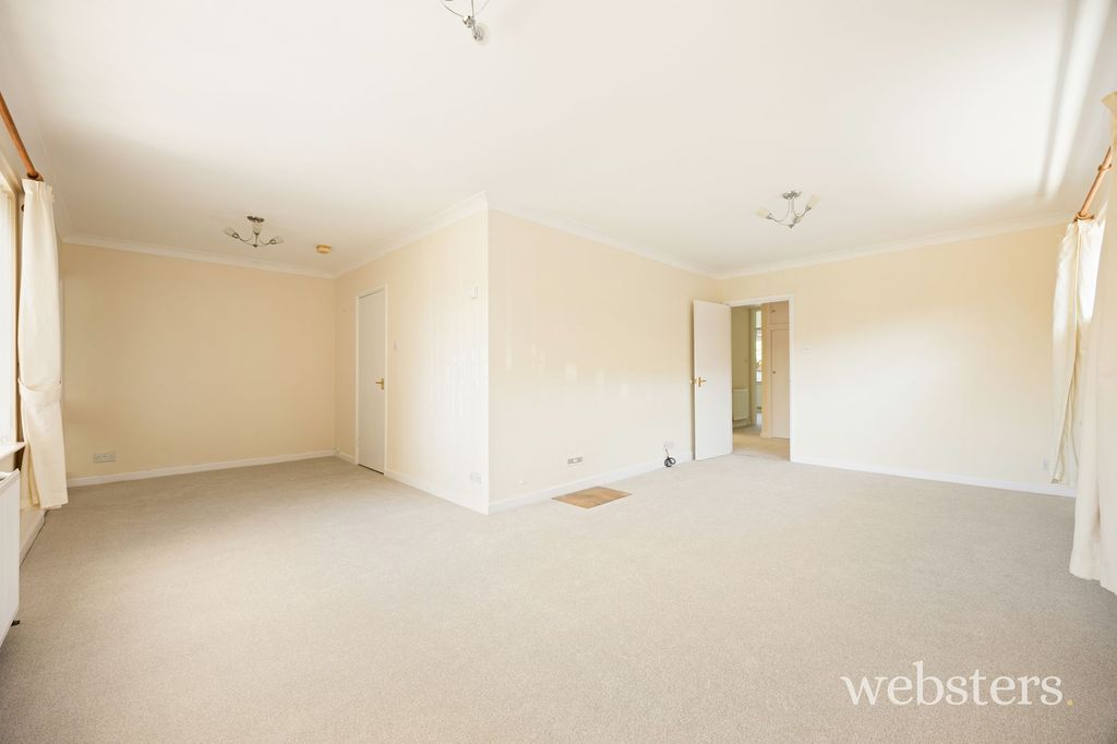 Property photo 3 of 23