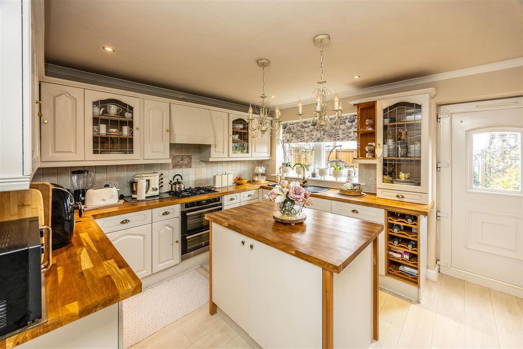 Property photo 2 of 30 41Asgbrad-210325-10.Jpg