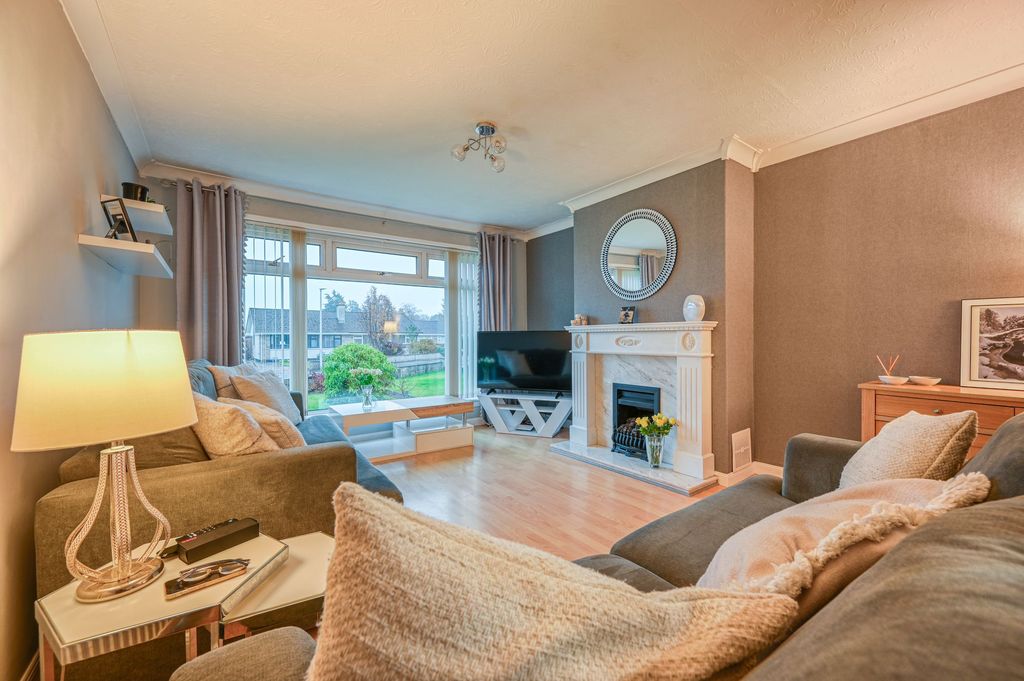 Property photo 2 of 27