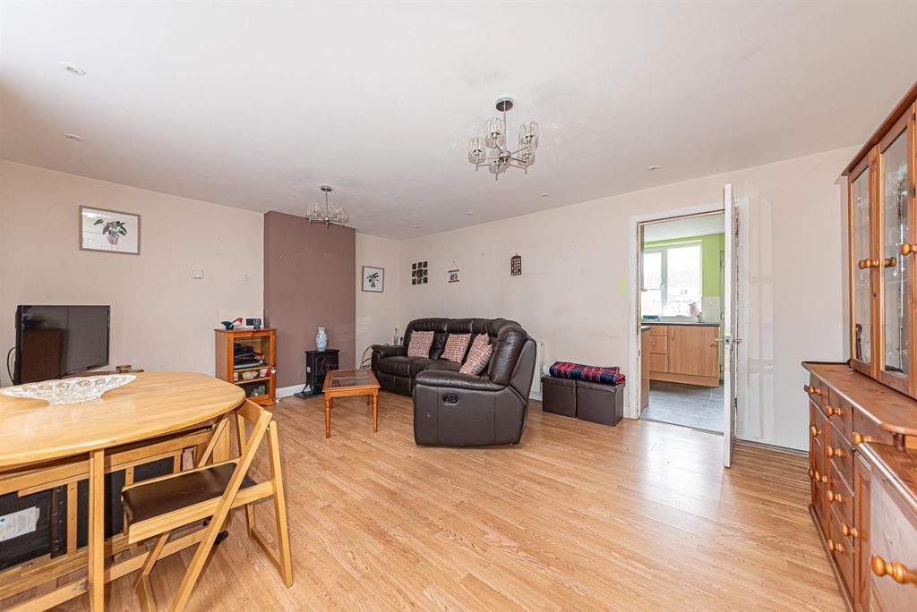 Property photo 3 of 11 7 Cunnington Road (19).Jpg