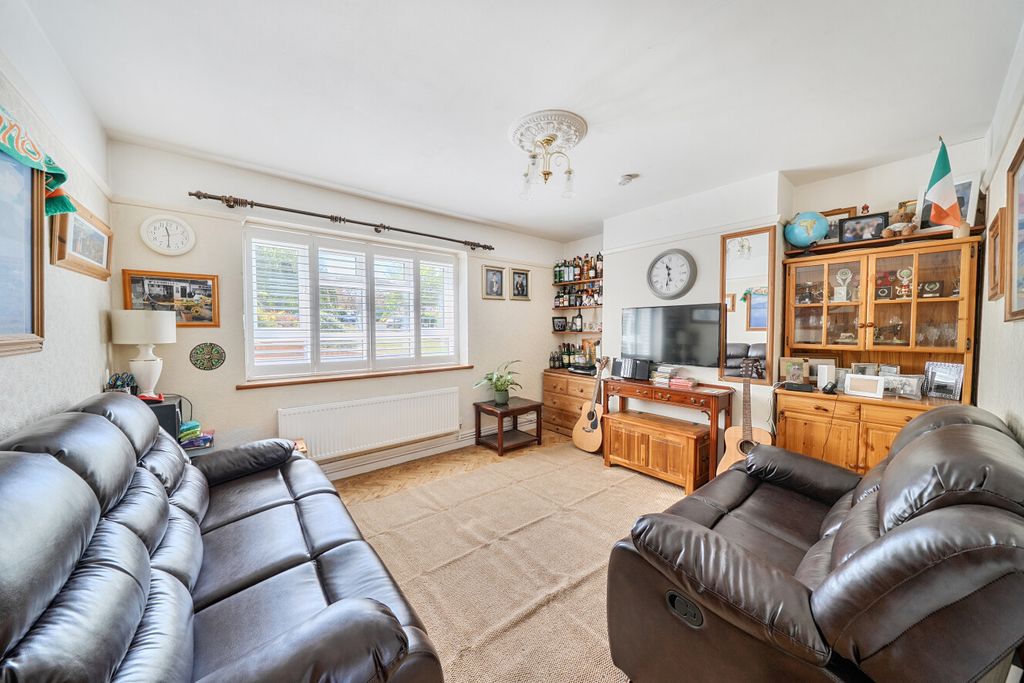 Property photo 1 of 7 1450126-9-6A030E4...