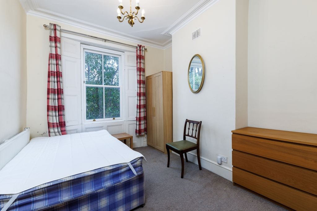 Property photo 3 of 15 Lawford Road 37 (...