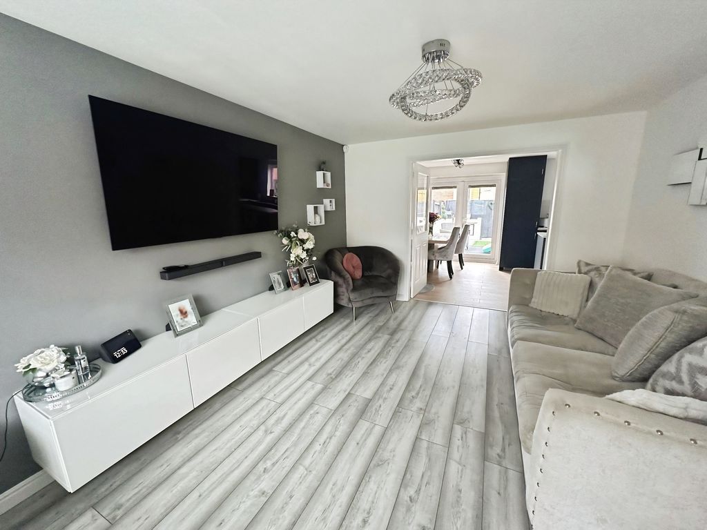 Property photo 3 of 25 Photo 16