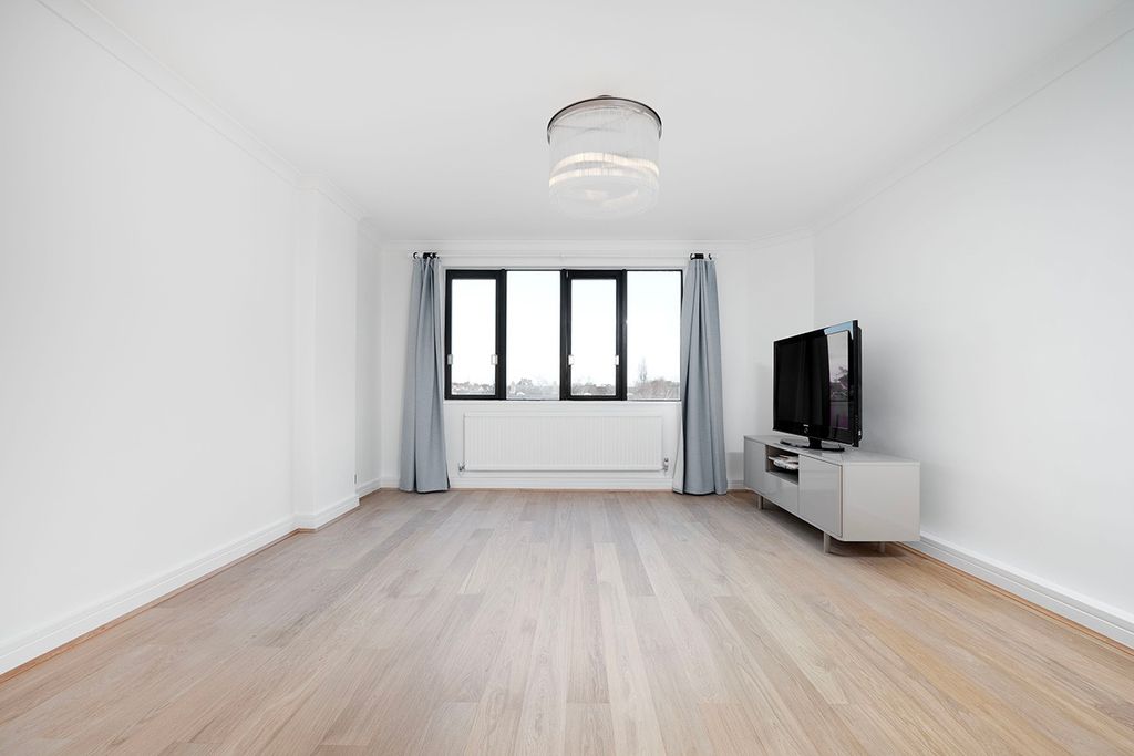 Property photo 3 of 16 Picture No. 04