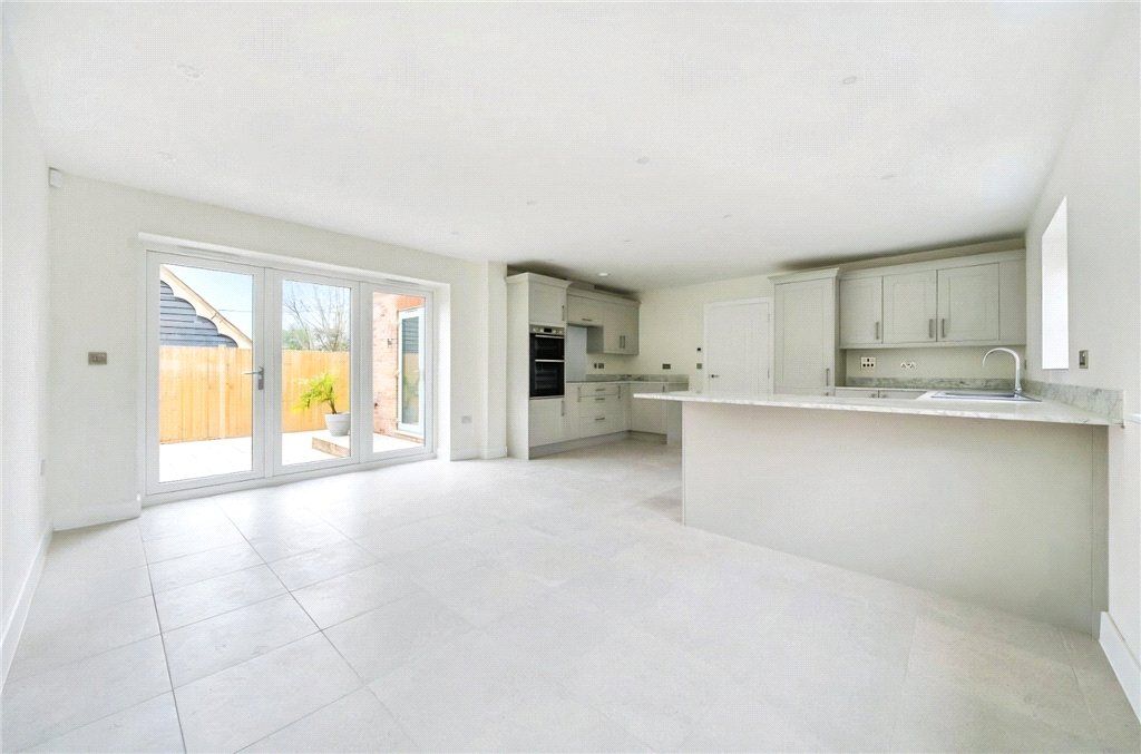 Property photo 2 of 16 Picture No. 26