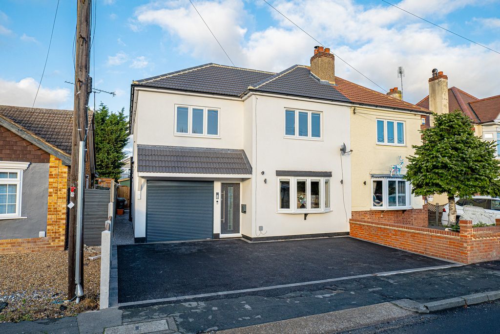 Property photo 1 of 39