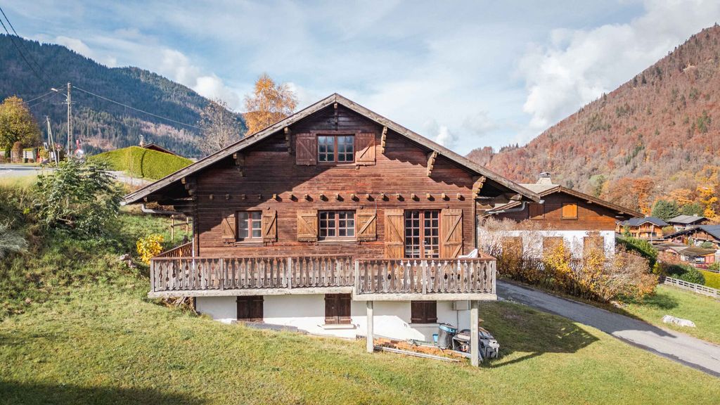 Property photo 1 of 12 Morzine Chalet For S